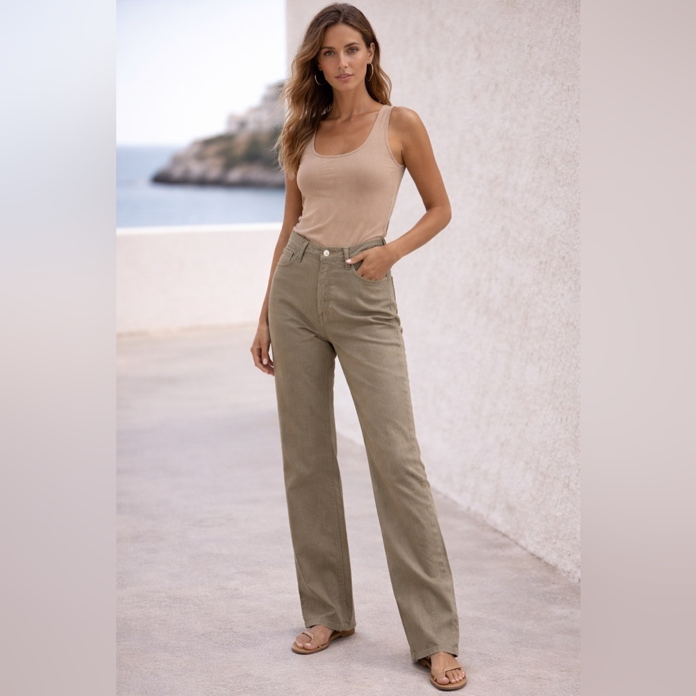 100% Capri Jeans Timeless Italian Taupe Jeans – Elegance